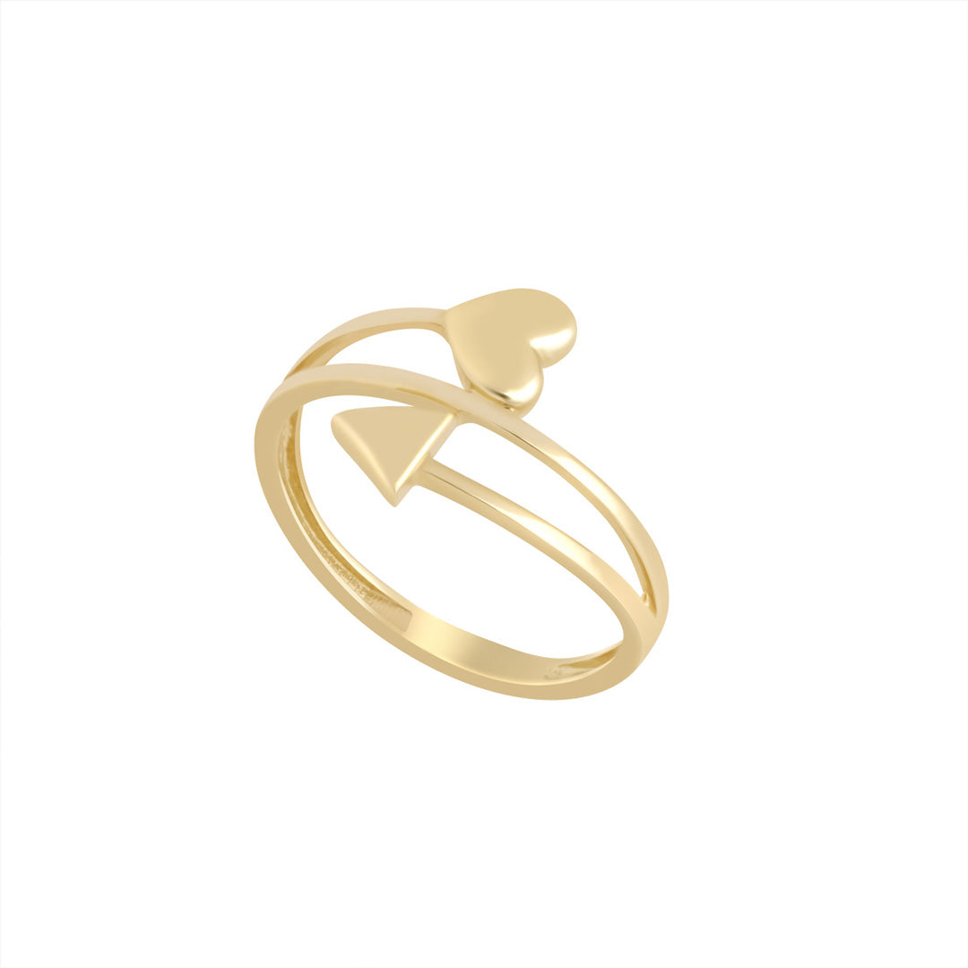 9ct gold heart & arrow ring on white background