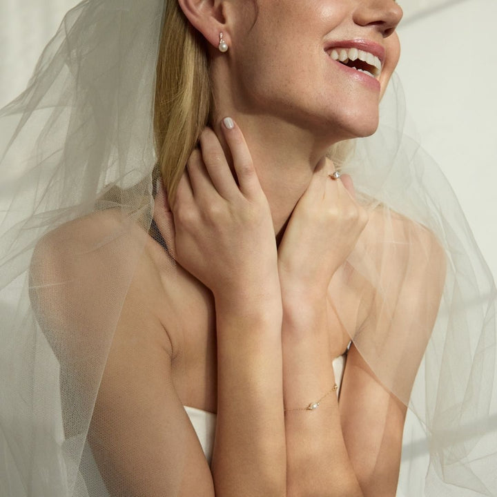 9ct gold pearl bridal jewellery on model