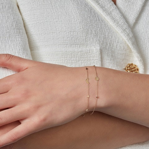 model shot of 9ct gold bracelet by NJO Designs