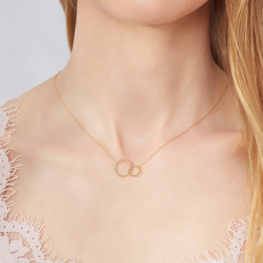 Gold Roped Interlocking Circle Necklace